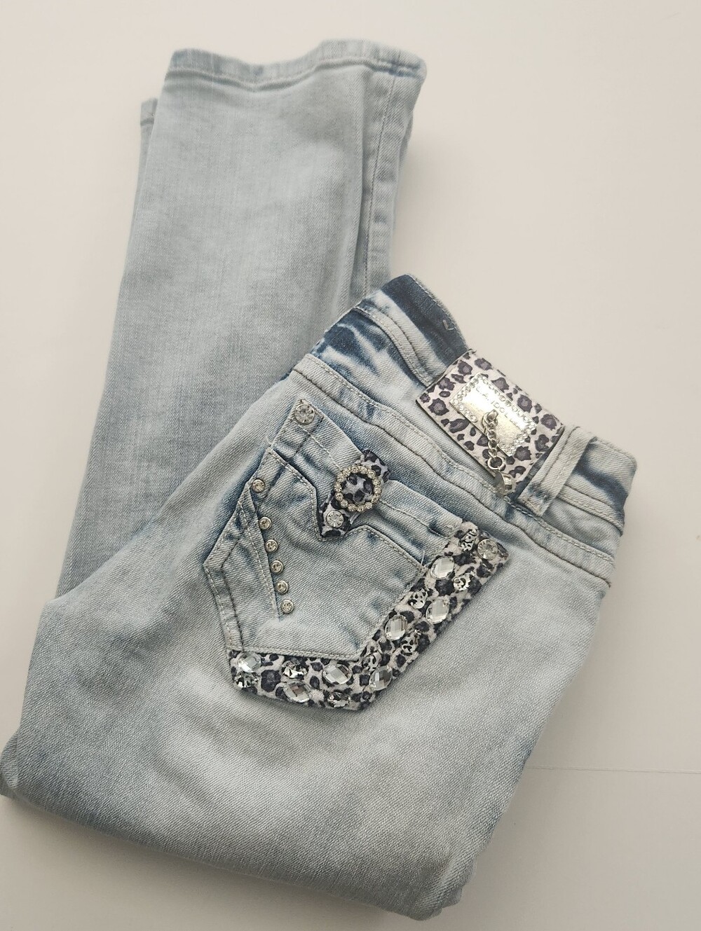 L.A. Idol USA Distressed Capris With Bling Size 7 W30L19